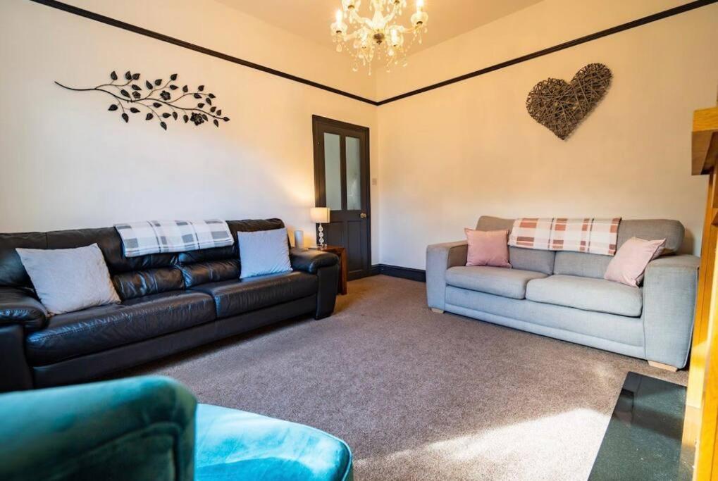 Spacious Town House ลิธึม เซนต์ แอนน์ส ภายนอก รูปภาพ